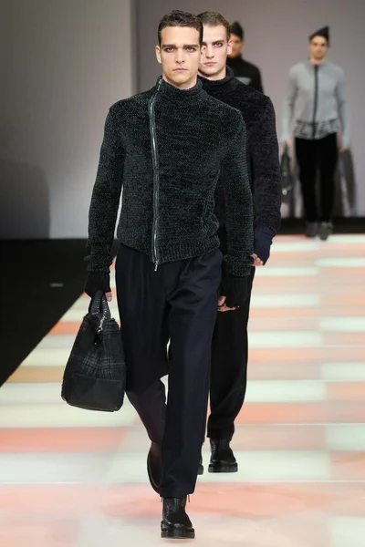 Look 49